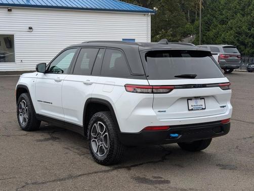 2023 Jeep Grand Cherokee 4xe Trailhawk