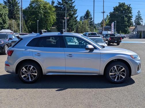 2023 Audi Q5 45 S line quattro Premium