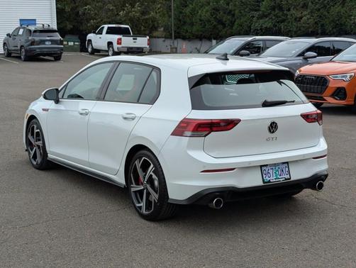 2024 Volkswagen Golf GTI 2.0T SE