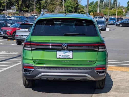 2025 Volkswagen Taos 1.5T SE