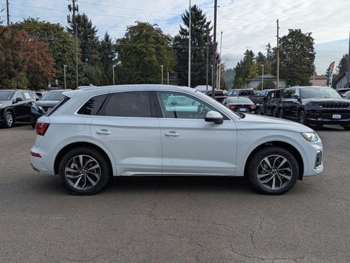 2023 Audi Q5 45 S line quattro Premium