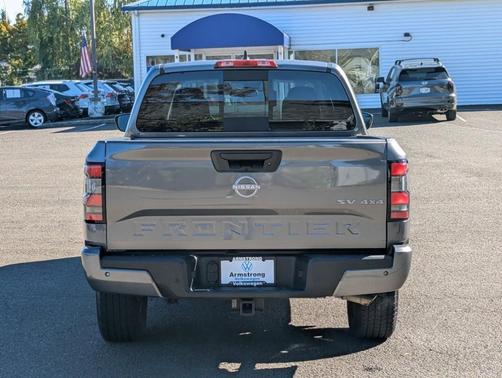 2024 Nissan Frontier SV