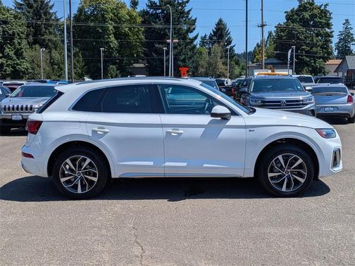 2024 Audi Q5 45 S line quattro Premium