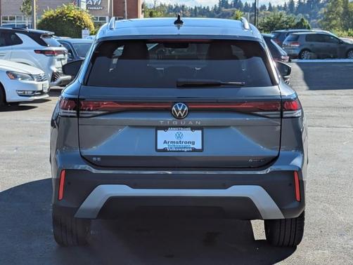 2025 Volkswagen Tiguan 2.0T SE