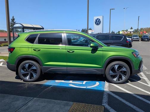 2025 Volkswagen Taos 1.5T SE