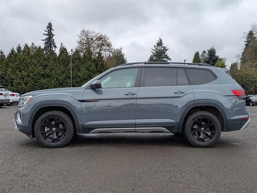 2024 Volkswagen Atlas 2.0T Peak Edition SEL