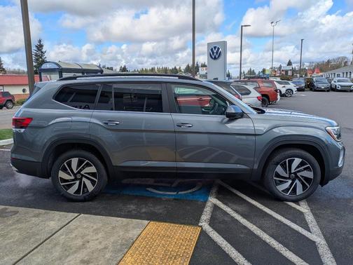 2025 Volkswagen Atlas 2.0T SE