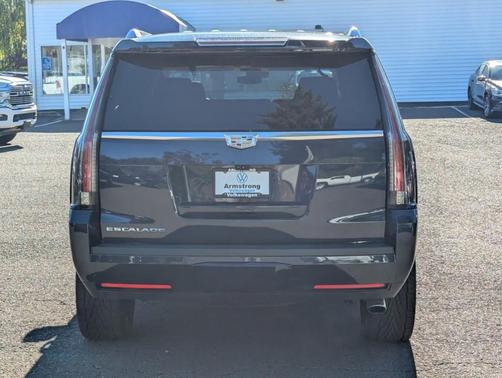 2018 Cadillac Escalade Luxury