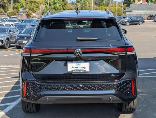 2025 Volkswagen Tiguan 2.0T SE R-Line Black