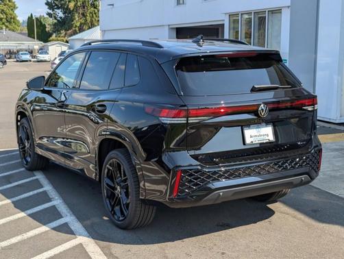 2025 Volkswagen Tiguan 2.0T SE R-Line Black