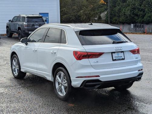 2024 Audi Q3 45 S line Premium