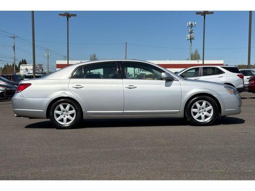 Titanium Metallic 2005 Toyota Avalon XL