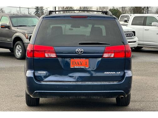 2005 Toyota Sienna LE