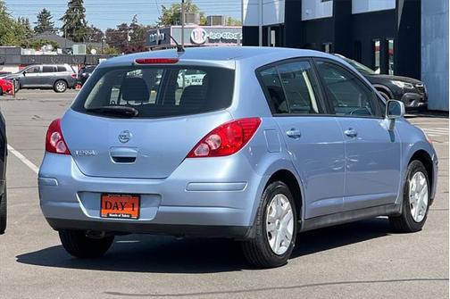2011 Nissan Versa 1.8 S