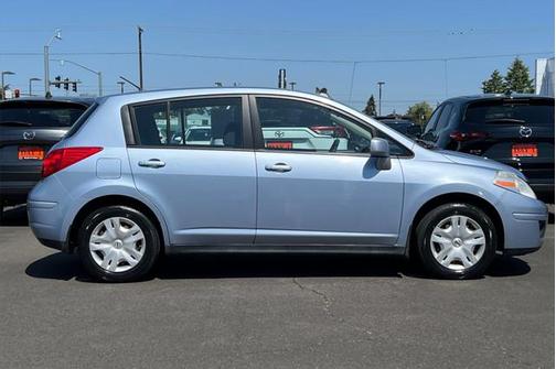 2011 Nissan Versa 1.8 S