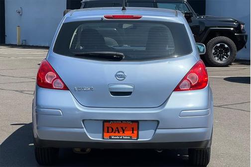 2011 Nissan Versa 1.8 S