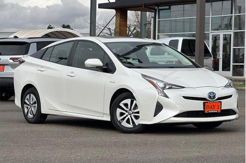 2016 Toyota Prius Three