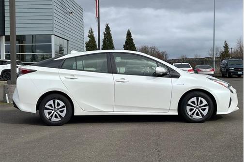 2016 Toyota Prius Three