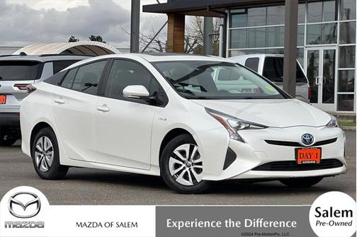 2016 Toyota Prius Three