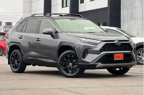 2022 Toyota RAV4 Hybrid SE