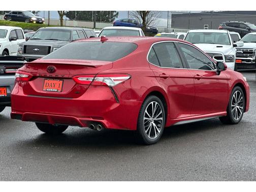 2020 Toyota Camry SE