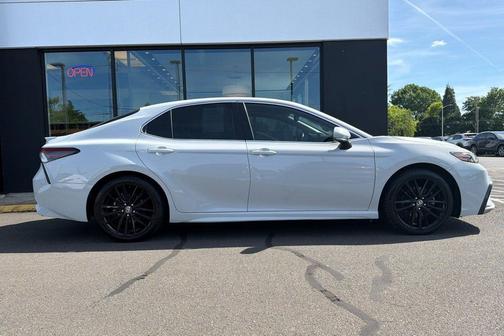 Ice Edge 2022 Toyota Camry XSE