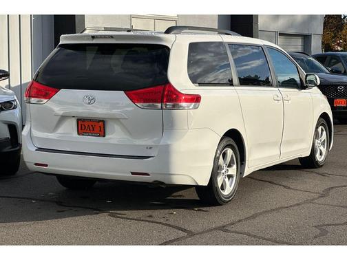 2014 Toyota Sienna LE
