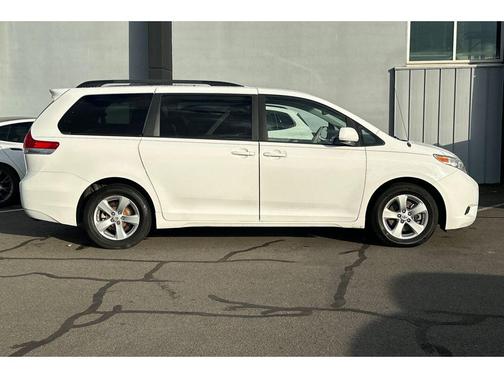 2014 Toyota Sienna LE