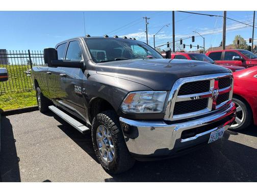 Granite Crystal Metallic Clearcoat 2017 RAM 3500 Tradesman Crew Cab 4x4 8' Box
