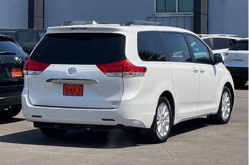 2011 Toyota Sienna XLE
