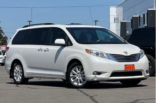 2011 Toyota Sienna XLE