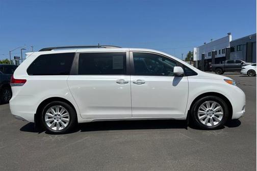 2011 Toyota Sienna XLE