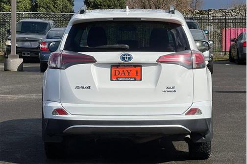 2018 Toyota RAV4 Hybrid XLE