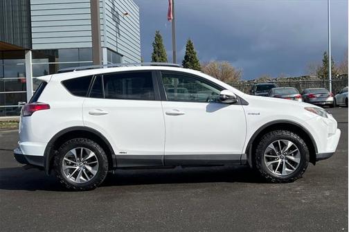 2018 Toyota RAV4 Hybrid XLE