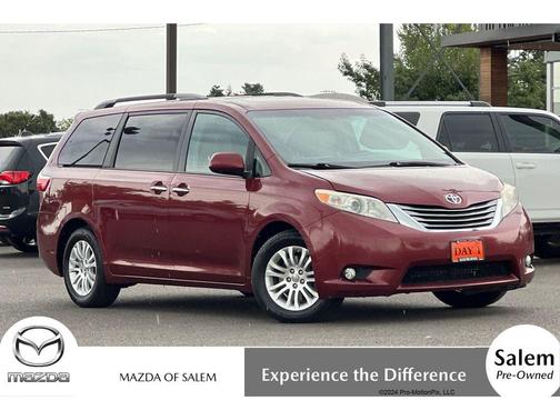2017 Toyota Sienna XLE