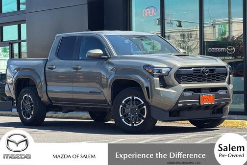 Bronze 2024 Toyota Tacoma TRD Sport