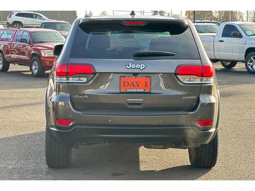 2020 Jeep Grand Cherokee Laredo