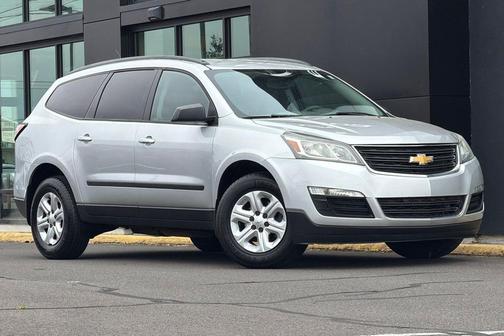 Silver Ice Metallic 2015 Chevrolet Traverse LS