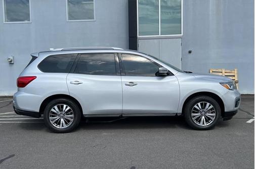 2019 Nissan Pathfinder SV