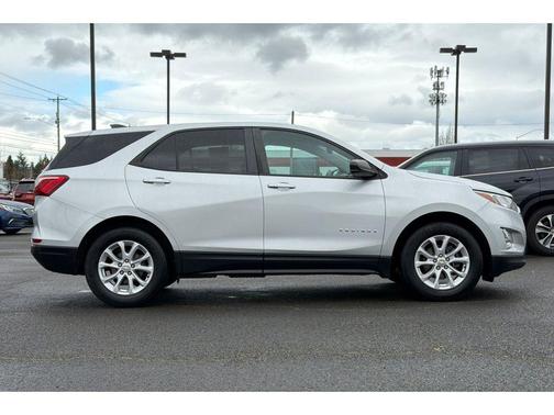 Silver Ice Metallic 2020 Chevrolet Equinox LS