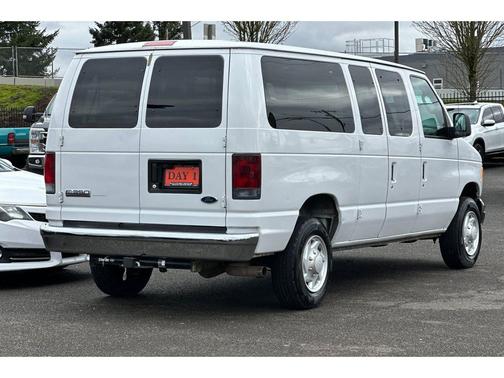 2006 Ford E350 Super Duty XL Wagon