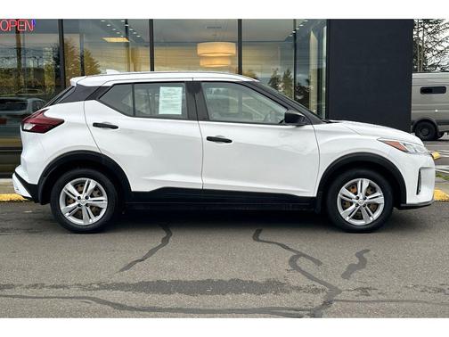 2021 Nissan Kicks S