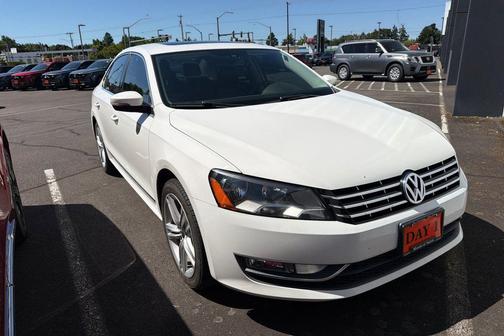 Candy White 2013 Volkswagen Passat 2.0 TDI SE w/ Sunroof