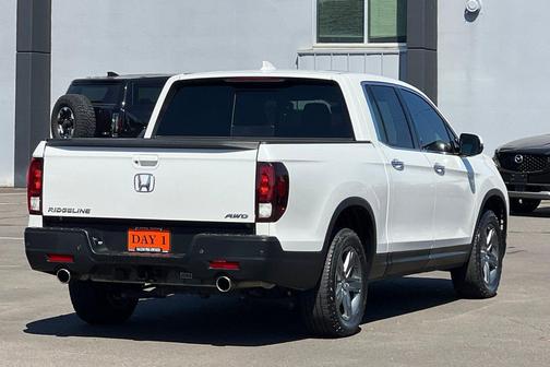 Platinum White Pearl 2022 Honda Ridgeline RTL-E