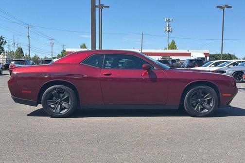 Octane Red Pearlcoat 2018 Dodge Challenger SXT