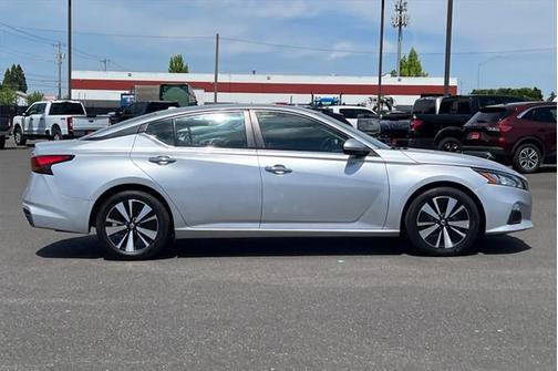 2021 Nissan Altima 2.5 SV