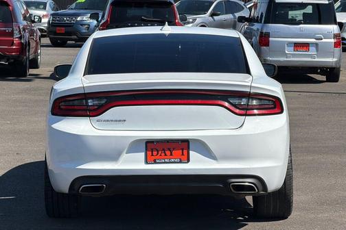 Bright White Clearcoat 2016 Dodge Charger SXT