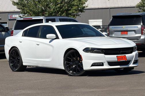 Bright White Clearcoat 2016 Dodge Charger SXT