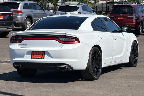 Bright White Clearcoat 2016 Dodge Charger SXT