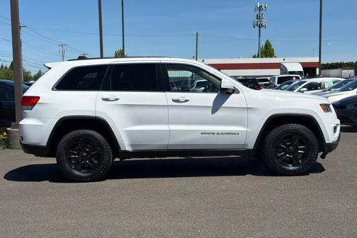 Bright White Clearcoat 2015 Jeep Grand Cherokee Laredo